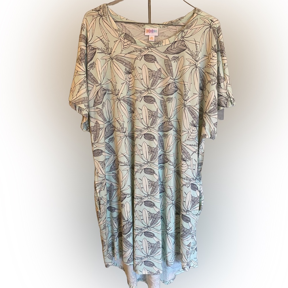 LuLaRoe Plus Size Leaf Print Mitzi